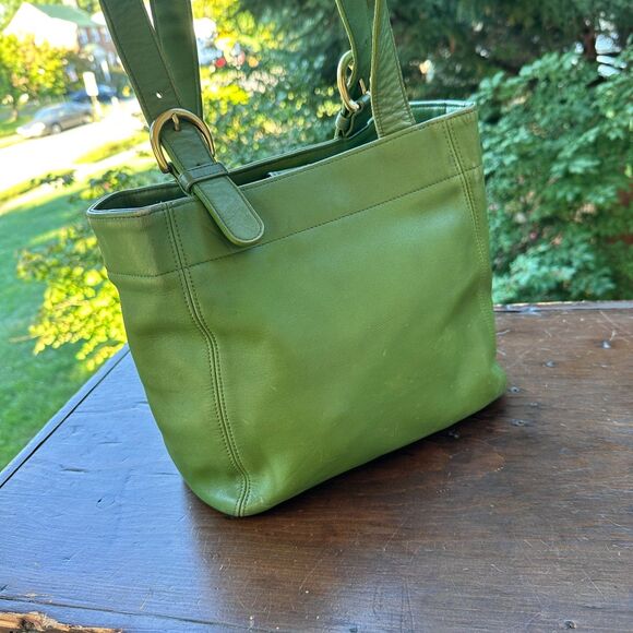 Vintage Coach Soho Buckle Bag Style No. 4157 in Leaf Green - Picture 1 of 11